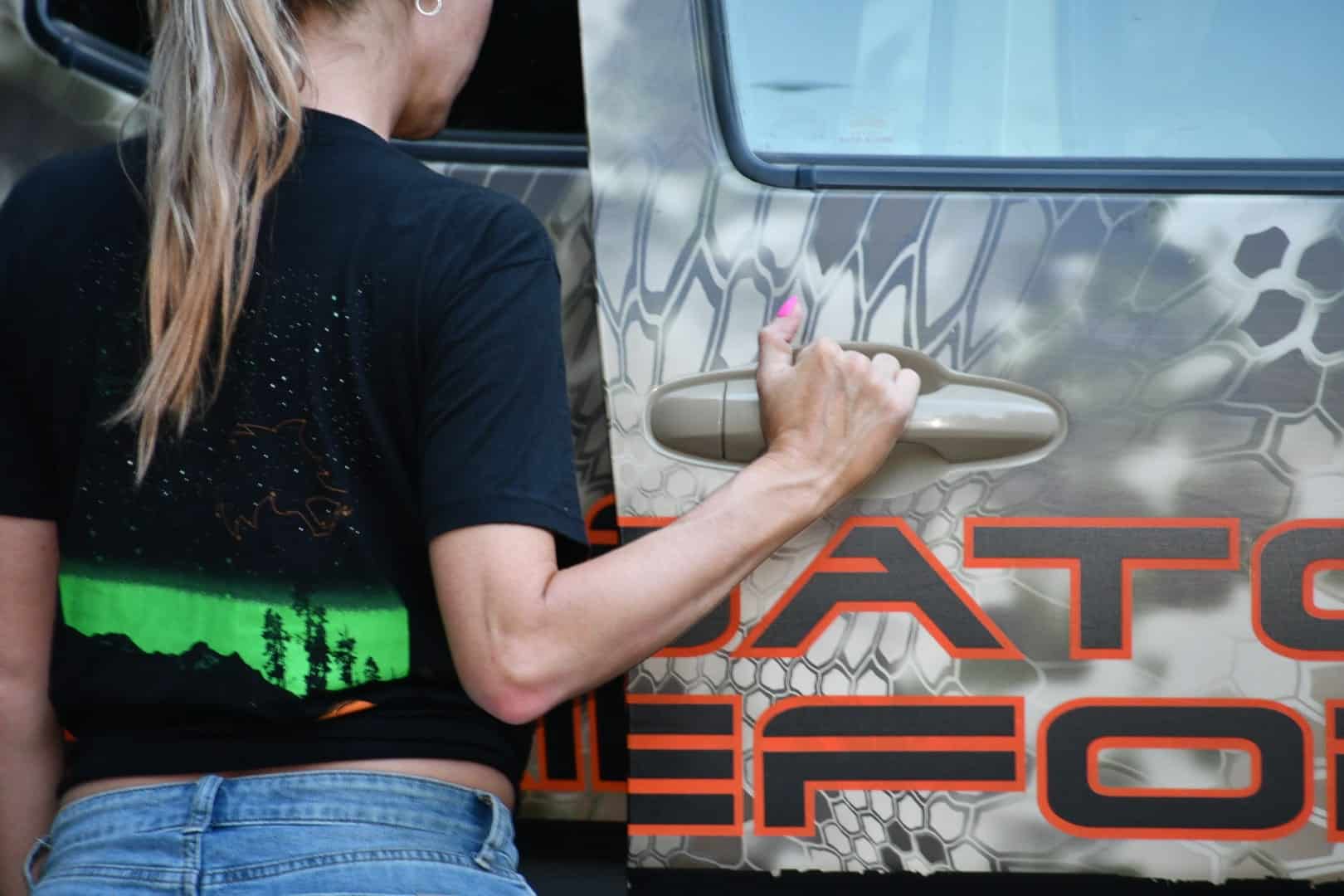 NGISHIRT-NIGHT-SKY-BLK-3